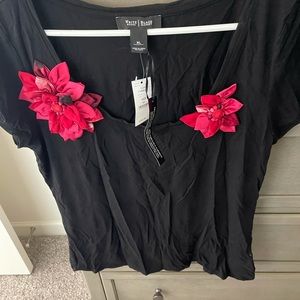 Black White House Black Market T- Shirt with adorable pink flowers